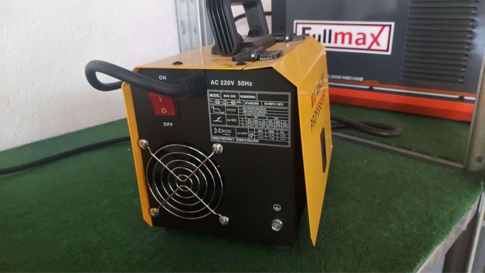 2в1 CO2 Телоподаващо Със Тел и Пълен Комплект 200А - 250А