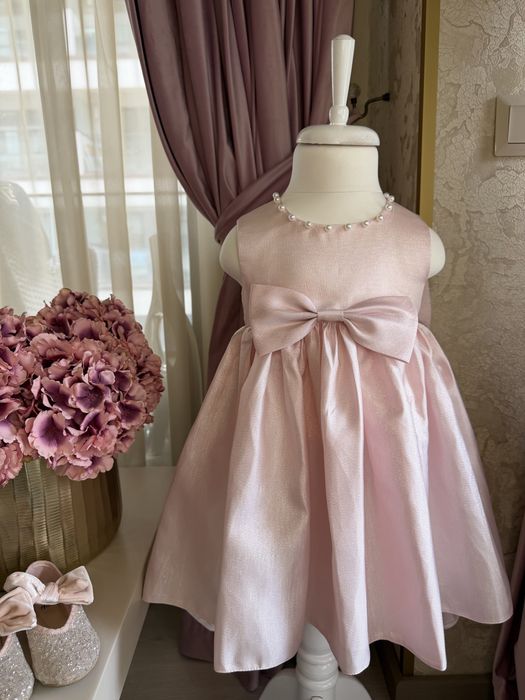 Rochie eleganta cu trena pentru fetite 2/3 ani, am si pentru 12-18 luni, si pentru 9-12 luni