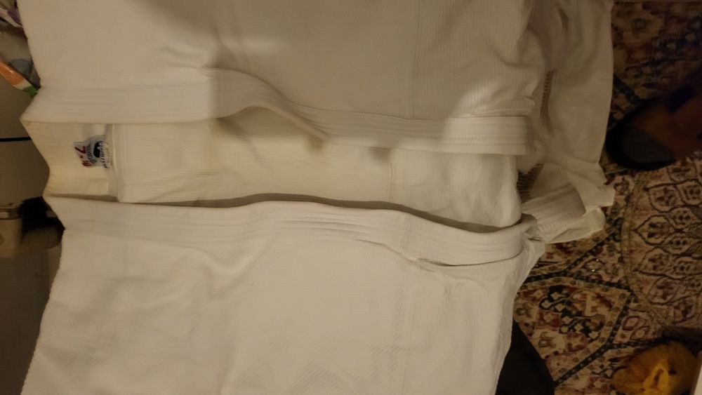 Кимоно лежит без дела