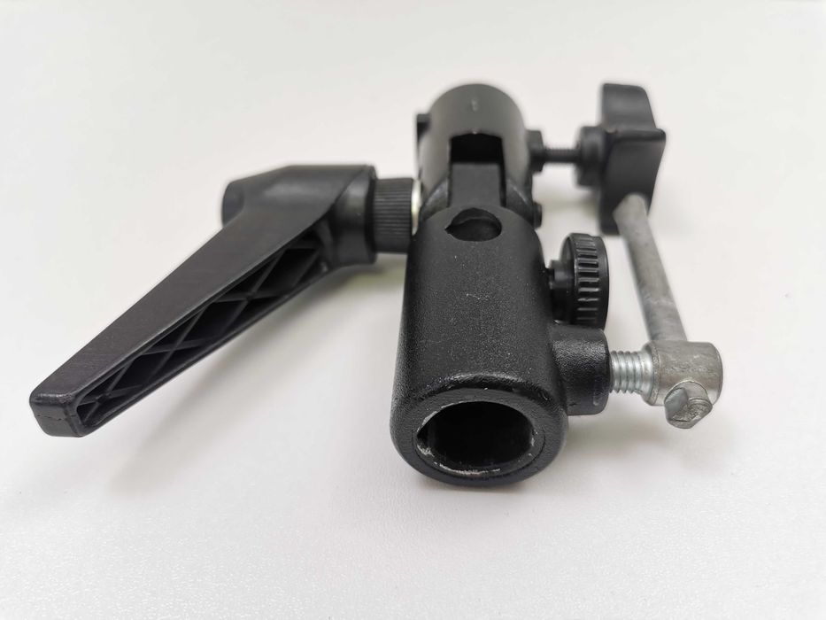 Manfrotto 026 адаптер - стойка за фотографски чадър или светкавица