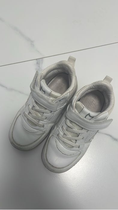 Белые кроссовки на девочку, 26 размер