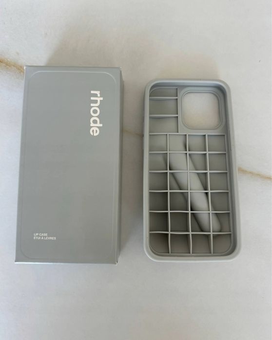 Rhode case / кейс за телефон iphone с място за лип глосс / Lip gloss