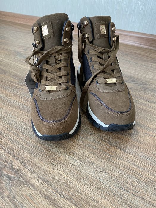 Ботинки женские