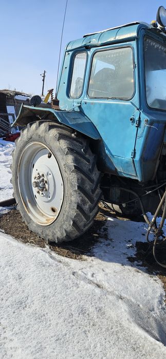 Трактор  МТЗ 80.