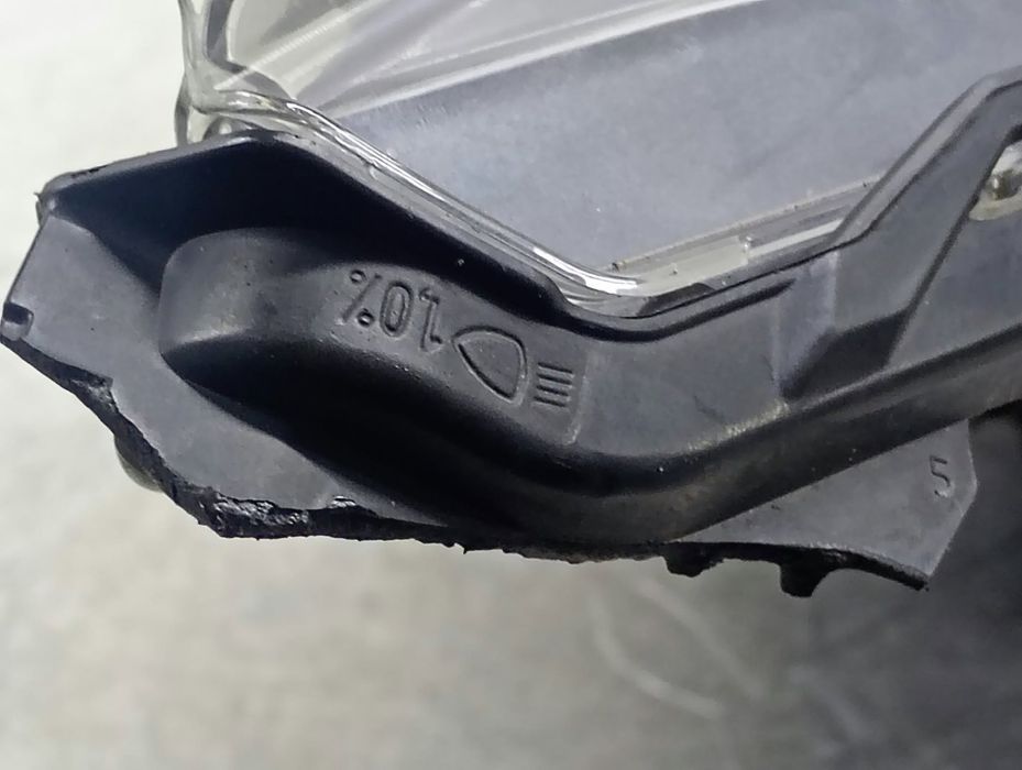 Far stanga Toyota Aygo 2 (facelift) (2018 - 2020) 1.0 benzina 1KR-FE