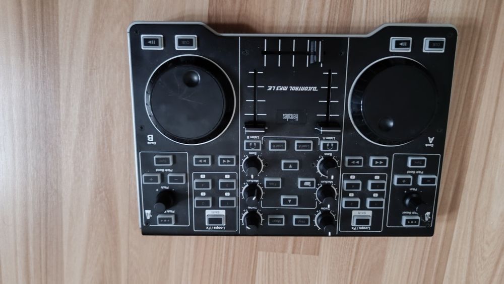 Placa DJ Hercules DJcontrol mp3 LE. Placa mixat