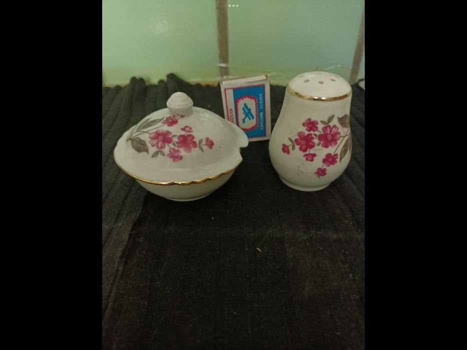 Солонка и горчичница