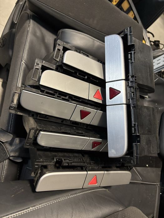 Sertar buton avarii Volkswagen Passat B6