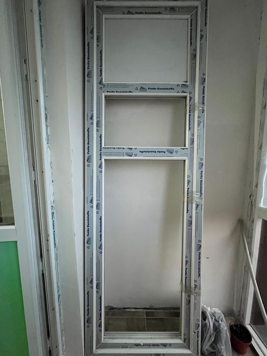 Пластиковая дверь