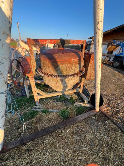 Betoniera 350 de litri,second hand,preț negociabil