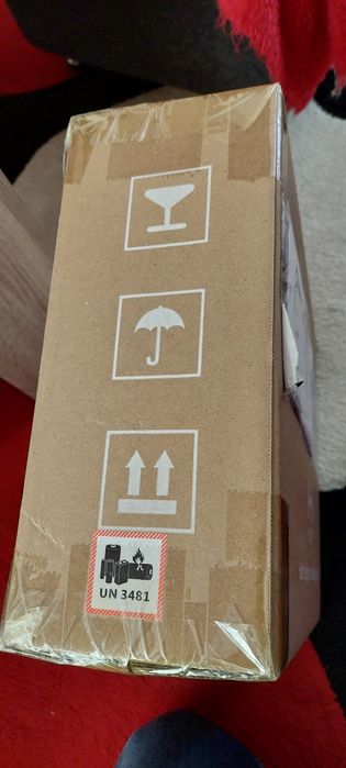 Робот за чистене на прозорци Huttt