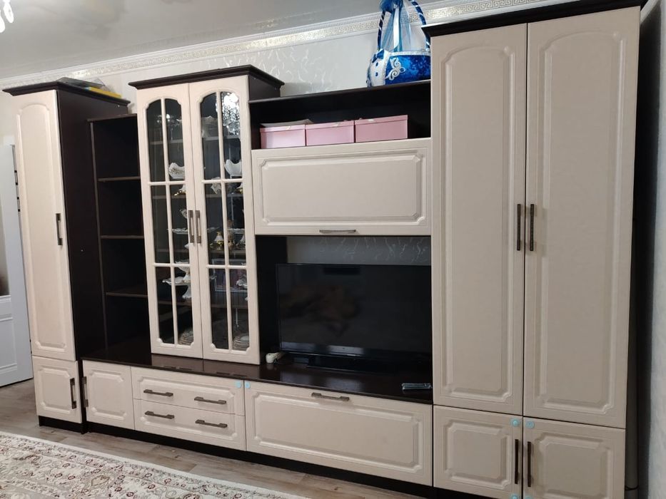 Стенка в отличном состояние