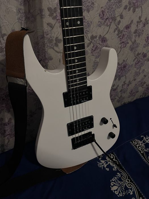 Электрогитара Jackson dinky JS11