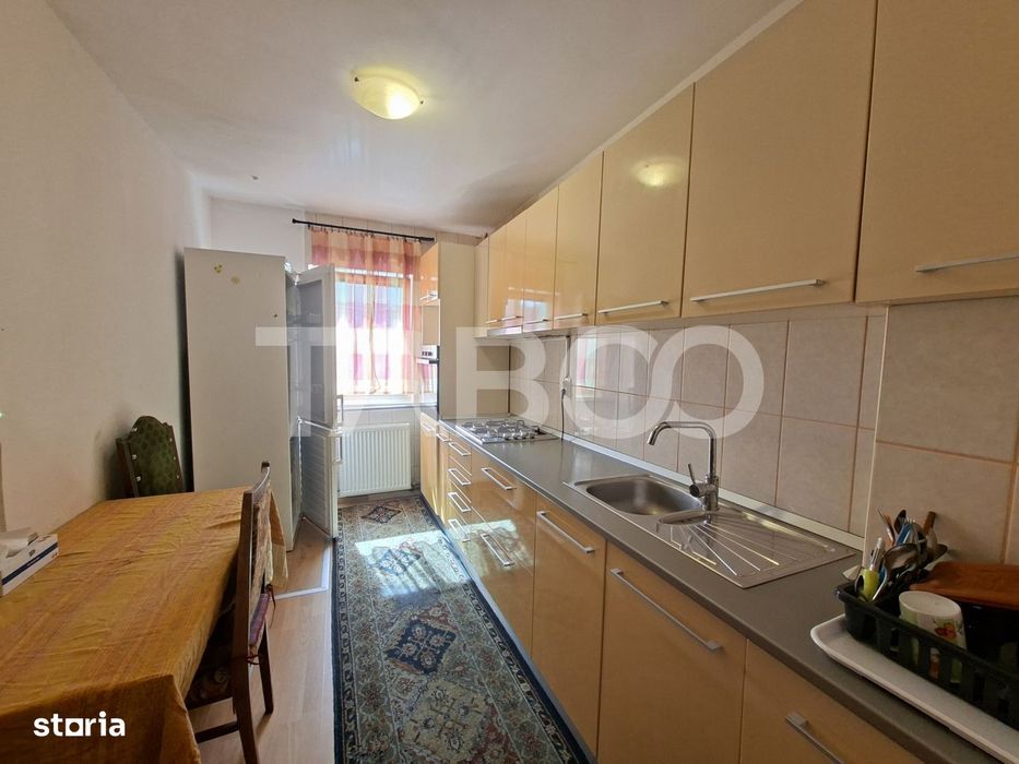 Apartament 3 camere etaj 1 de inchiriat zona Scoala de Inot Sibiu