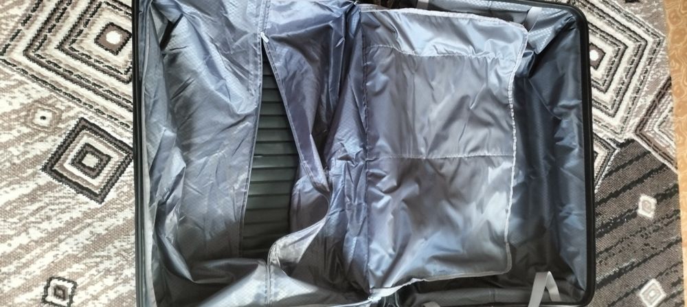 Чемодан новый с замочком