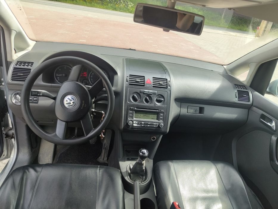 Vând Volskwagen Touran T1