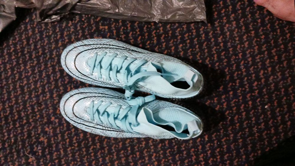 Narxi 300.000so'm holati vashe zo'r 1marta kiyilgan