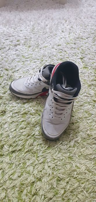 Продаются оригинальные кроссовки