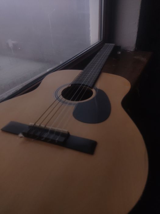 Гитара в хорошем состоянии