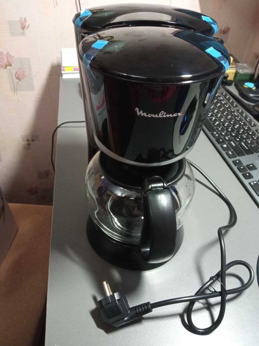 Кофеварка капельная Moulinex FG170819