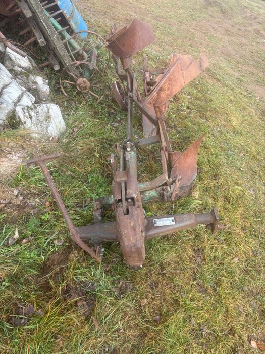 Plug cu fouă brazde reversibil