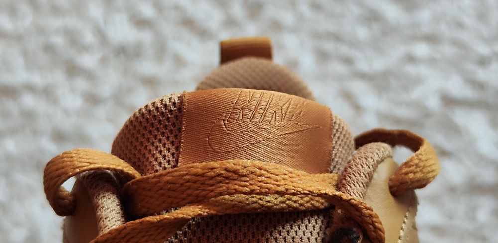 Оригинални маратонки Nike Lu3