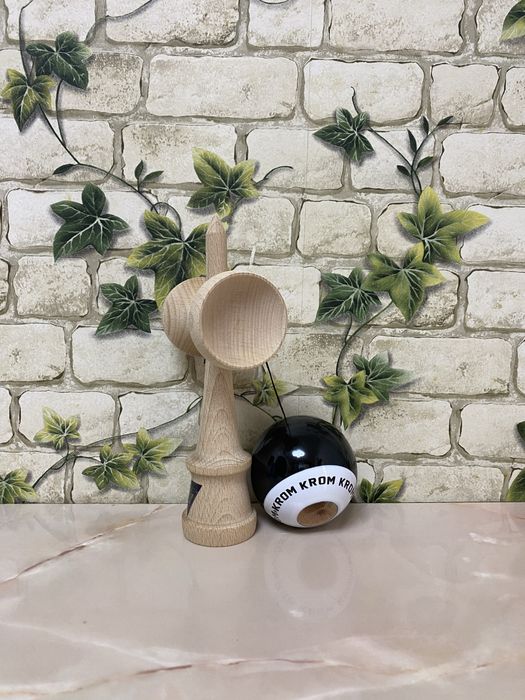 Kendama Krom cu gaura in ken
