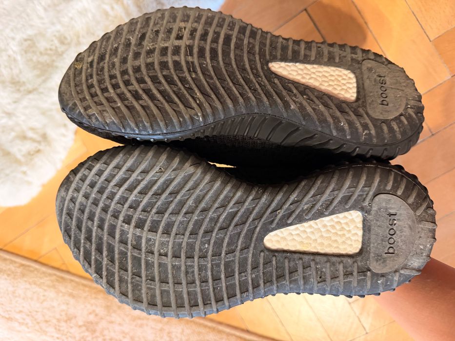 Маратонки YEEZY ADIDAS, размер 37