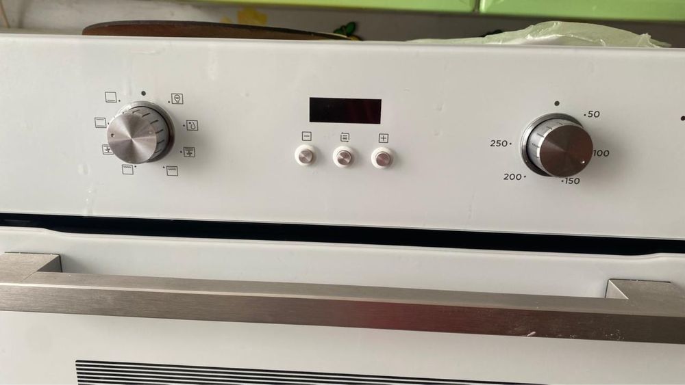 Встраиваемои духовой шкаф