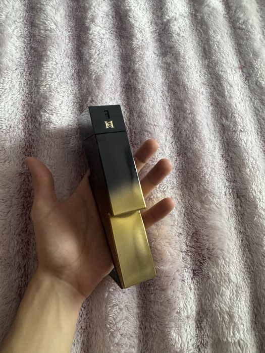 духи Carolina Herrera