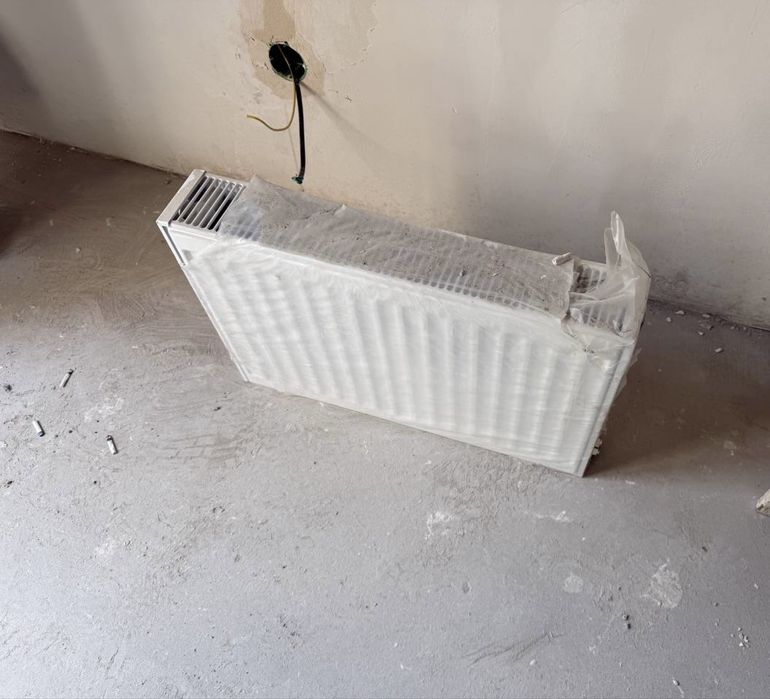 Продам батареи 2 штуки