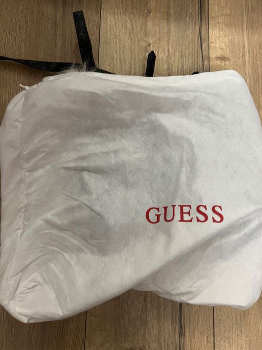 Раница Guess черна