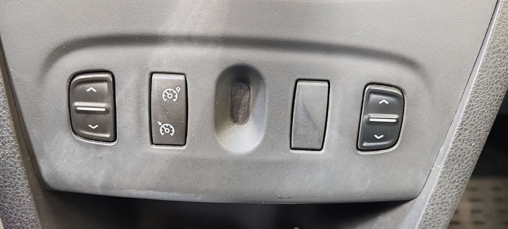 Dacia Sandero Stepway - 0.9 turbo benzină 90 cp - manuala  69.000 km - an 2015