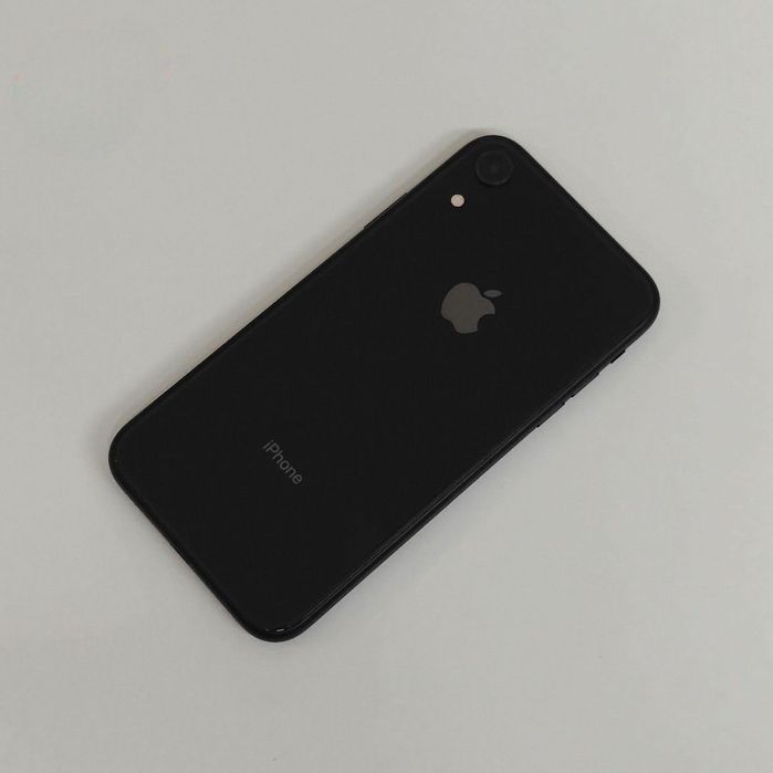 Продам iPhone XR