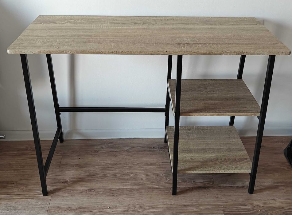 Birou cu rafturi
