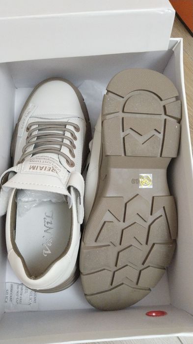 Ботинки белые демисезонные