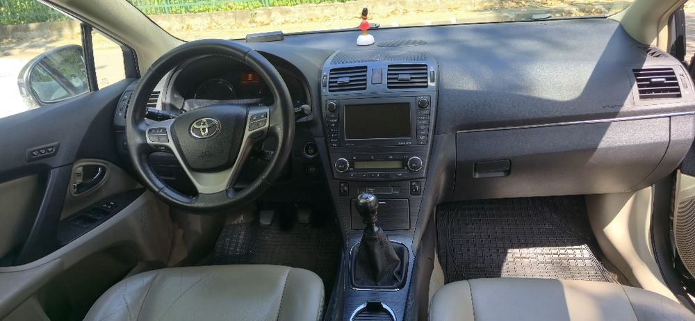 Toyota avensis 2.2