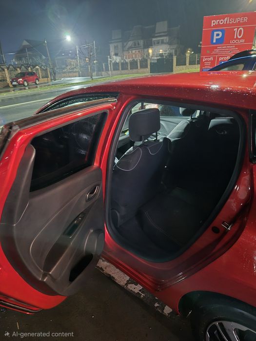 Renault Clio 4 echipare de varf