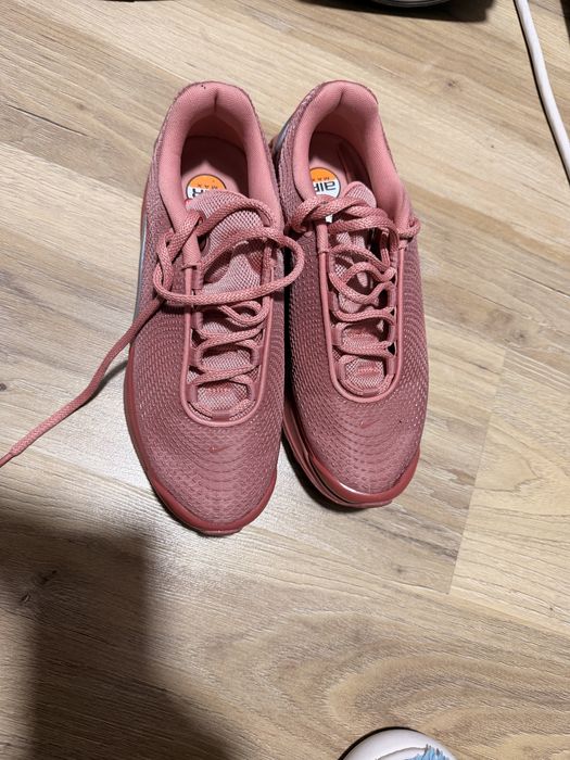 Adidasi Nike noi,39