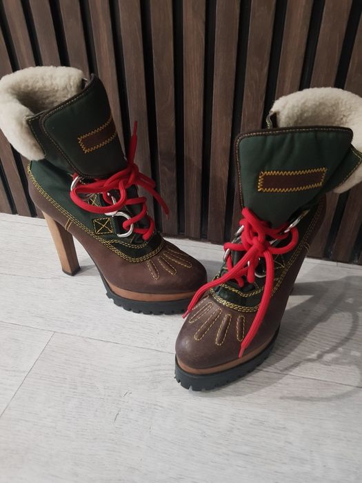 Продам стильные ботинки.