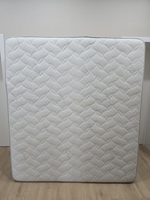 Матрас для кровати