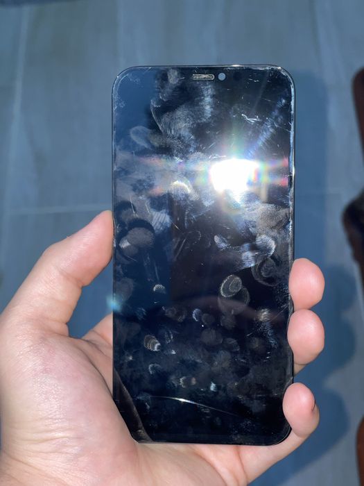 Дисплей на Iphone 12