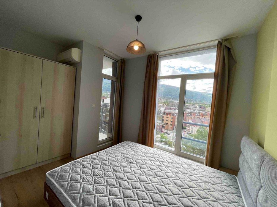 Дава се под наем Двустаен апартамент в София, Витоша - 60 кв.м за 548 € - Снимка #1