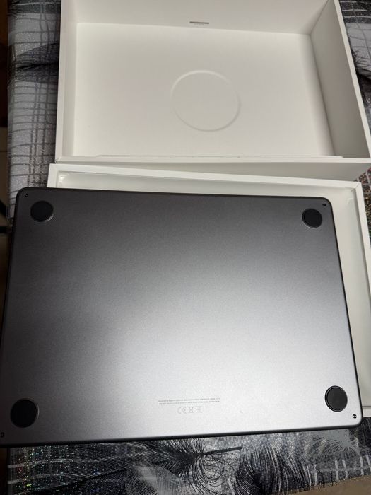 Macbook air m3 24gb ram 512ssd