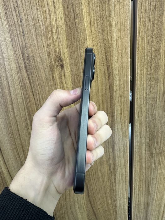 Iphone 15 pro max black 256 gb 90%