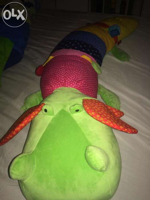 Suport/jucarie bebelusi, se poate utiliza ca protectie pt. pat, nou