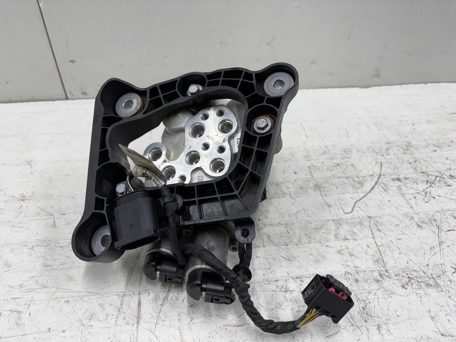 Помпа хидравлично окачване / Клапан блок динамик драйв БМВ Ф07 Ф10 Ф06