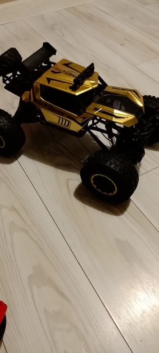 Машина на пульте радиоуправлении