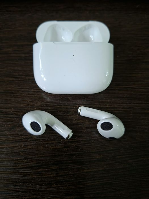 Продам наушники Apple AirPods 3 Оригинал
