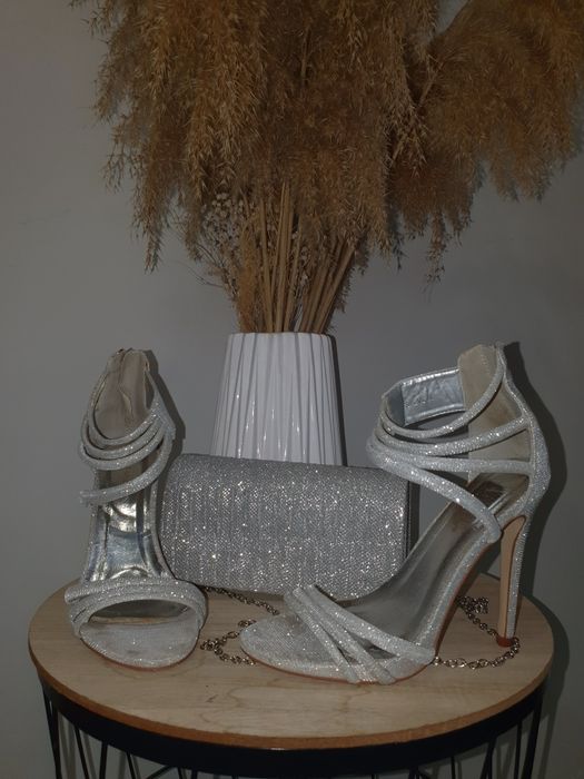 Обувки на висок ток